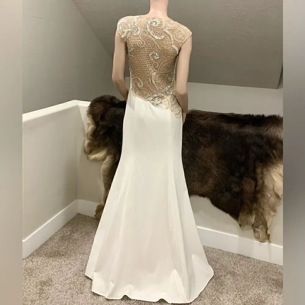 New Stunning Cap Sleeve Exquisite Beading Back Mermaid Gown/Evening Dress